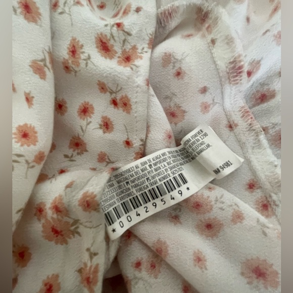 Forever 21 Ditsy Floral Maxi Dress - Size Medium - Picture 8 of 8